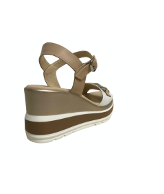 Sandalo Nero Giardini  410530 pelle bianca cipria  tacco zeppa accessorio catena   comodo
