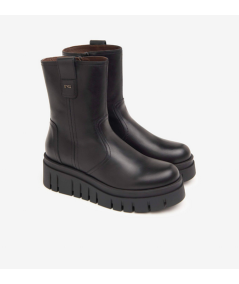 Nero Giardini  411922 Pelle nera naturale, cerniera suola rialzata con leggero cararmato